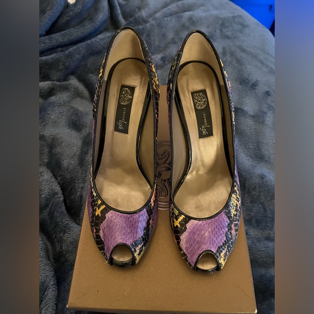 J. Renee Luxe, multicolor snakeskin heels, Christiana style, size 6
